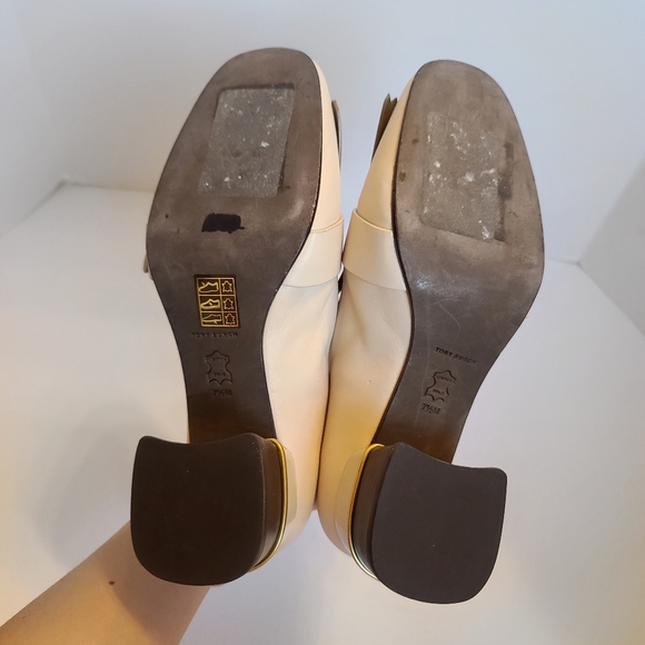 Tory Burch | Multi Logo Kiltie Loafer Pumps in Brie/Sunflower Seed Size 7.5 - Picture 13 of 13